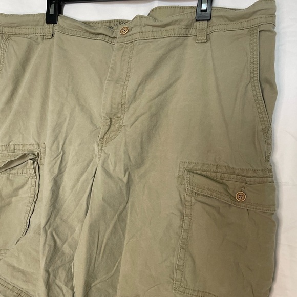 G.H. Bass & CO/ Men’s size 42 Cargo Shorts​​​​​​​​​​​ - Picture 2 of 5